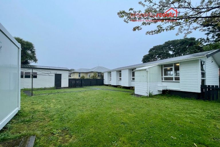 Photo of property in 6 Calgher Avenue, Waitara, 4320
