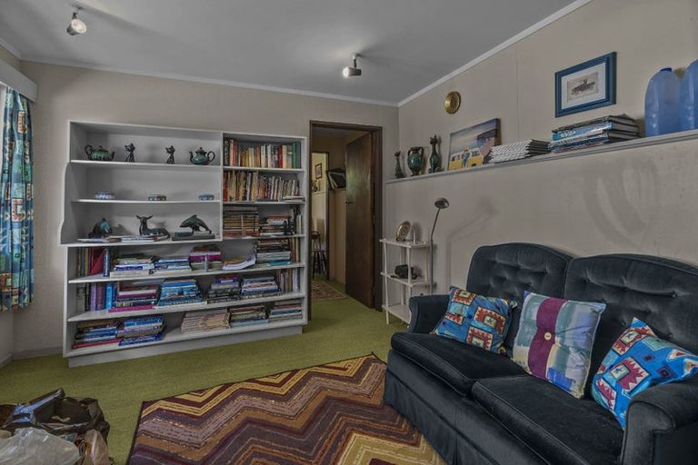 Photo of property in 27 Solander Place, Whitby, Porirua, 5024