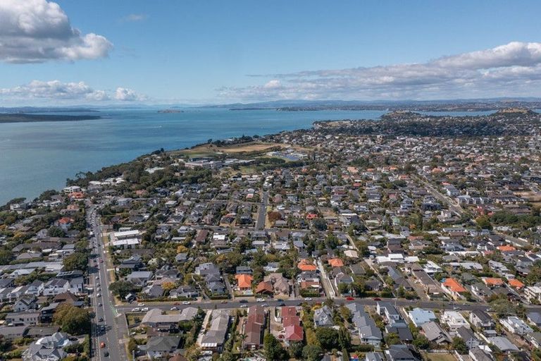 Photo of property in 1/5 Onepoto Road, Hauraki, Auckland, 0622