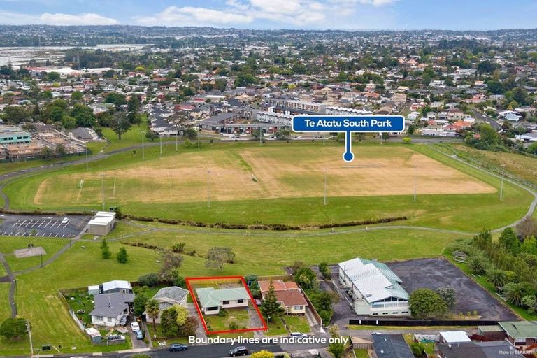 Photo of property in 34 Kirrie Avenue, Te Atatu South, Auckland, 0610