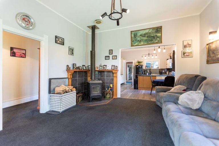 Photo of property in 1 Vogel Street, Woodville, 4920