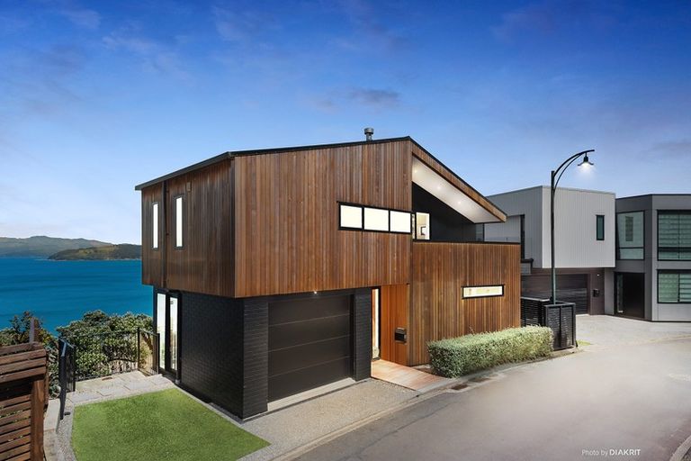 Photo of property in 12 Satchell Way, Kaiwharawhara, Wellington, 6035