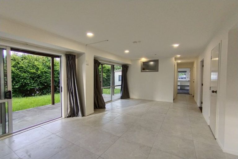 Photo of property in 29 Santiago Crescent, Unsworth Heights, Auckland, 0632