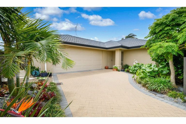 Photo of property in 34 Starlight Cove, Hobsonville, Auckland, 0618