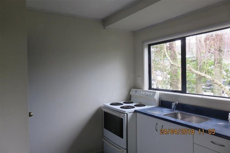 Photo of property in 36 Strid Road, Te Atatu South, Auckland, 0610