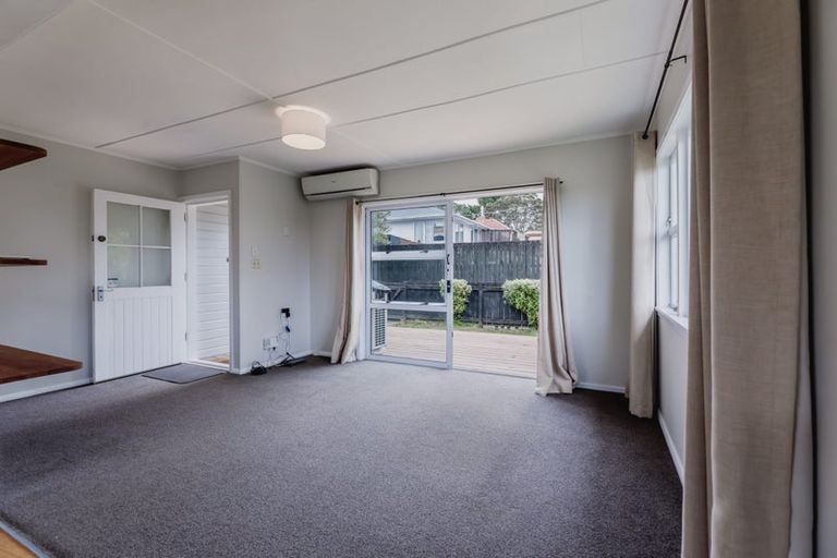 Photo of property in 74 Forest Hill Road, Henderson, Auckland, 0612