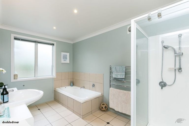 Photo of property in 5 Winsley Terrace, Churton Park, Wellington, 6037