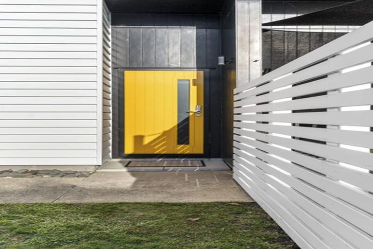 Photo of property in 23 Dreaver Drive, Waitara, 4320