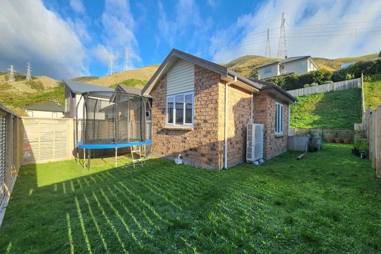 Photo of property in 73 Amesbury Drive, Churton Park, Wellington, 6037
