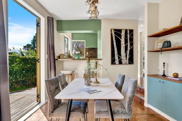 Photo of property in 6 Forest Hill Road, Henderson, Auckland, 0612