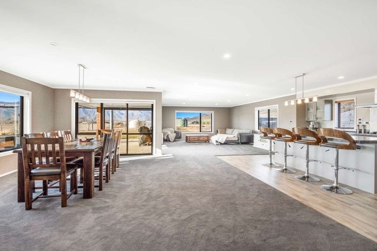 Photo of property in 10 Hardacre Place, Omarama, 9412