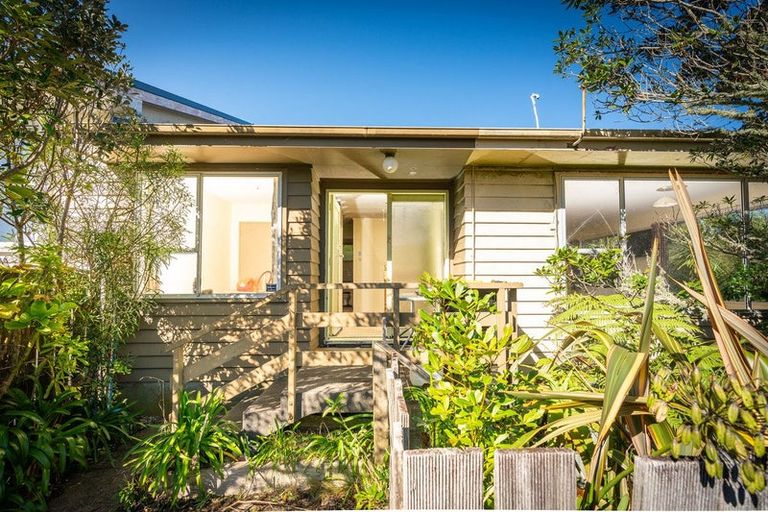 Photo of property in 21b Colchester Crescent, Newlands, Wellington, 6037