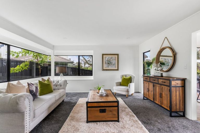 Photo of property in 1/62 Simmental Crescent, Somerville, Auckland, 2014