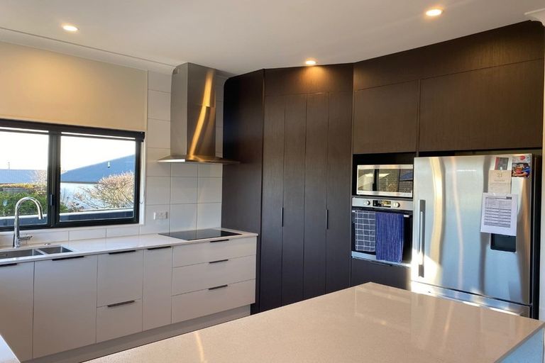 Photo of property in 73 Harvey Street, Waipahihi, Taupo, 3330