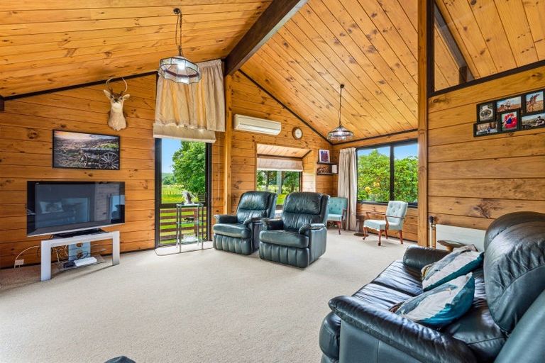 Photo of property in 34 Cambridge Street, Pahiatua, 4910