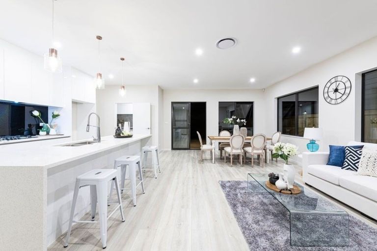 Photo of property in 53 Donegal Drive, Flat Bush, Auckland, 2019