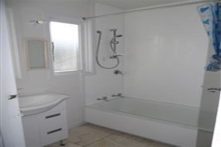 Photo of property in 3 Elder Place, Massey, Auckland, 0614