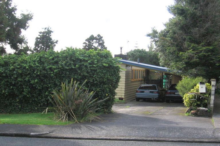 Photo of property in 31 Taipari Road, Te Atatu Peninsula, Auckland, 0610