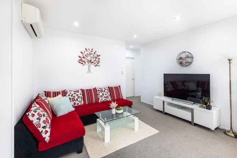 Photo of property in 12 Hampshire Court, Flagstaff, Hamilton, 3210