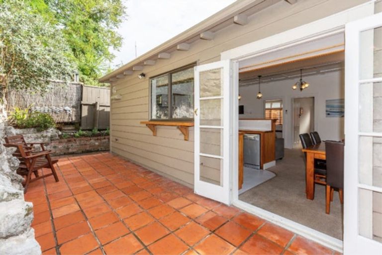 Photo of property in 34 Shakespeare Road, Bluff Hill, Napier, 4110