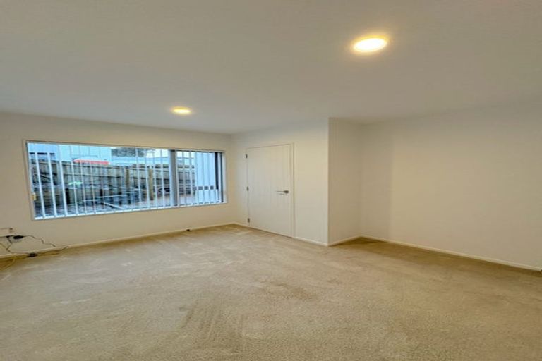 Photo of property in 7 Zara Court, Windsor Park, Auckland, 0632