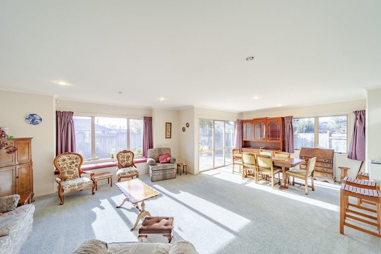 Photo of property in 8 Belgrove Place, Waipukurau, 4200