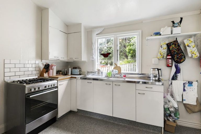 Photo of property in 3-5 Knoll Street, Island Bay, Wellington, 6023