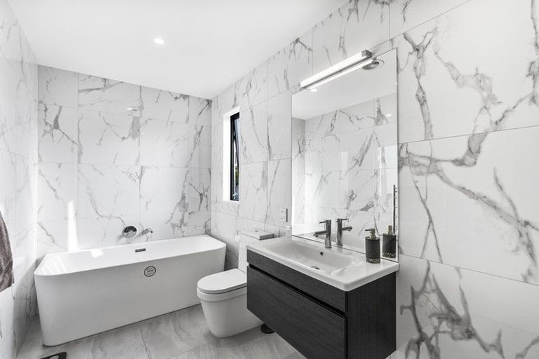 Photo of property in 17 Horoeka Street, Avonhead, Christchurch, 8042