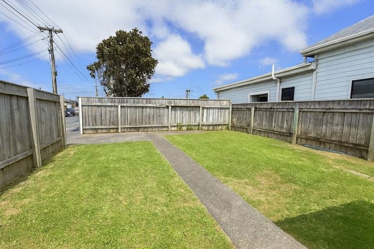 Photo of property in 144 Rongotai Road, Kilbirnie, Wellington, 6022