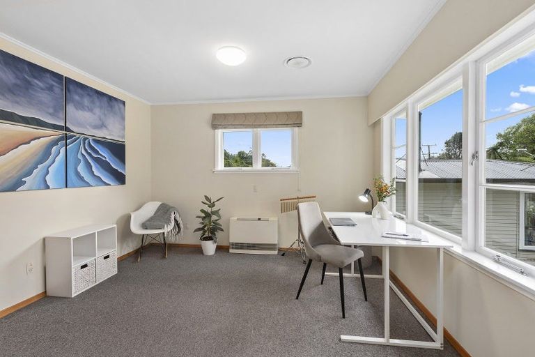 Photo of property in 52 Chester Road, Tawa, Wellington, 5028