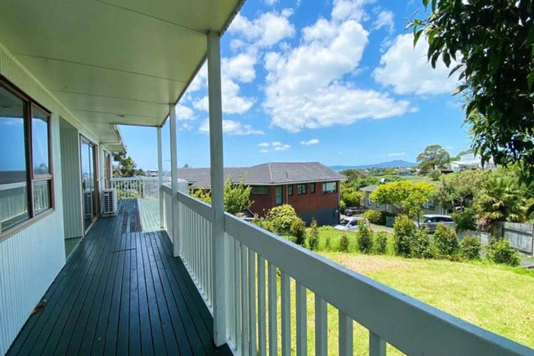 Photo of property in 2/14 Tudor Place, Mairangi Bay, Auckland, 0630