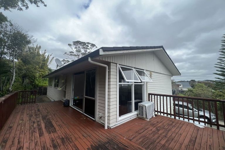 Photo of property in 11 Holt Avenue, Torbay, Auckland, 0630