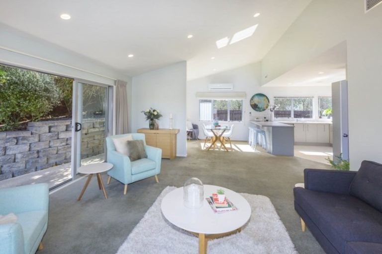 Photo of property in 4 Ronald Scott Grove, Riverstone Terraces, Upper Hutt, 5018