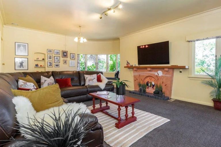 Photo of property in 1/61 Te Mata Road, Havelock North, 4130