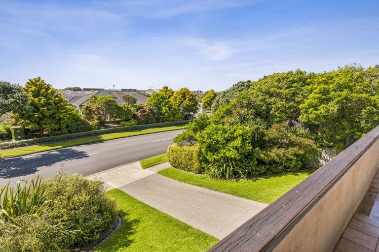 Photo of property in 8 Millennium Hill, Paraparaumu, 5032