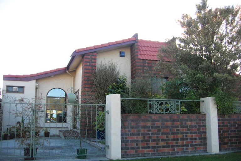 Photo of property in 5 Rangiora Street, Woburn, Lower Hutt, 5010