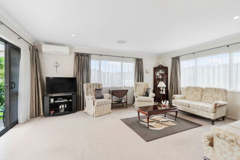 Photo of property in 25 Willowgrange Place, Pukekohe, 2120