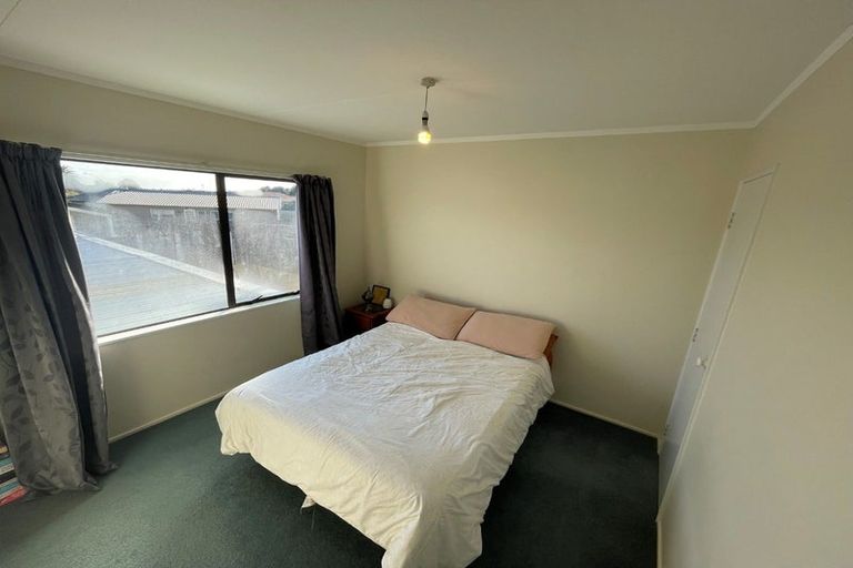 Photo of property in 1/1 Silvan Place, Bell Block, New Plymouth, 4312