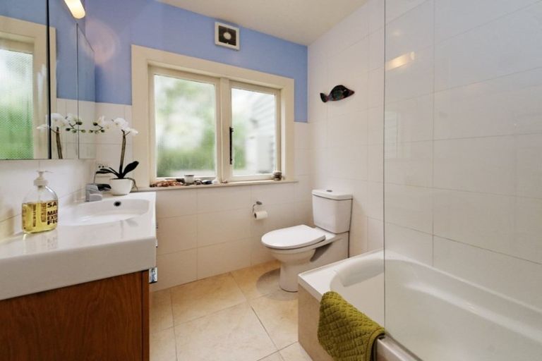 Photo of property in 7 Opou Road, Titirangi, Auckland, 0604