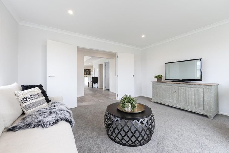 Photo of property in 15 Pitoitoi Drive, Riverhead, 0820