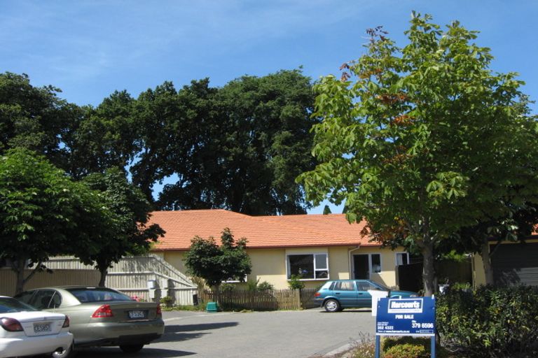 Photo of property in 7 Parade Court, Addington, Christchurch, 8024