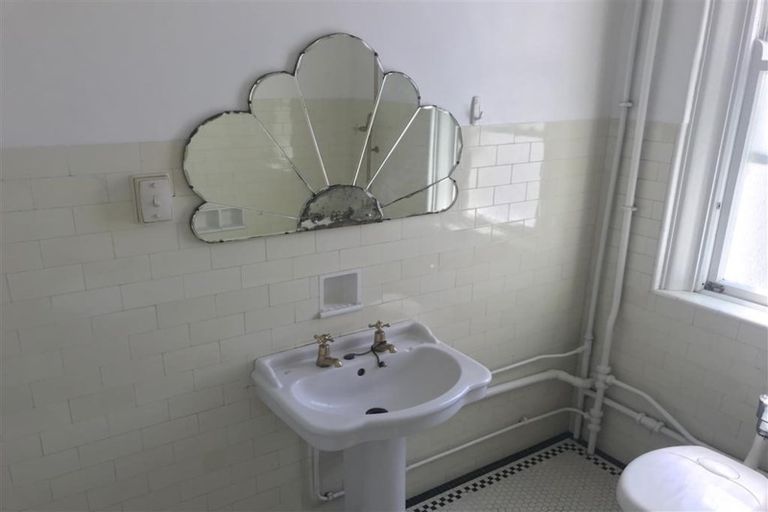 Photo of property in Blythswood Flats, 28/3f Aro Street, Aro Valley, Wellington, 6021