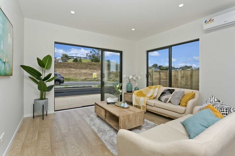 Photo of property in 18 Surf View Crescent, Red Beach, 0932