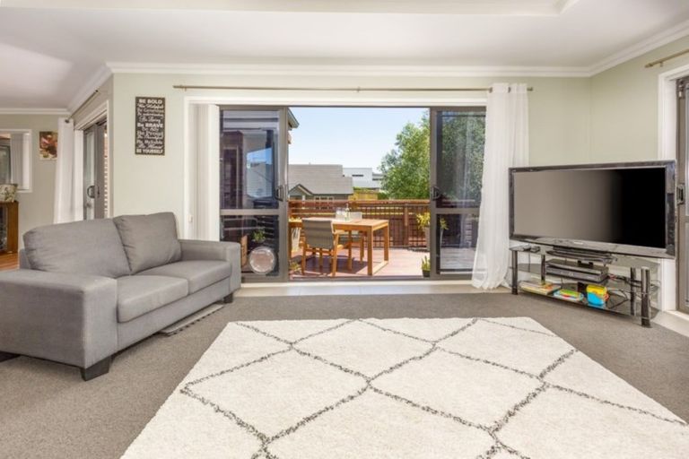 Photo of property in 9 Northvale Place, Pukekohe, 2120