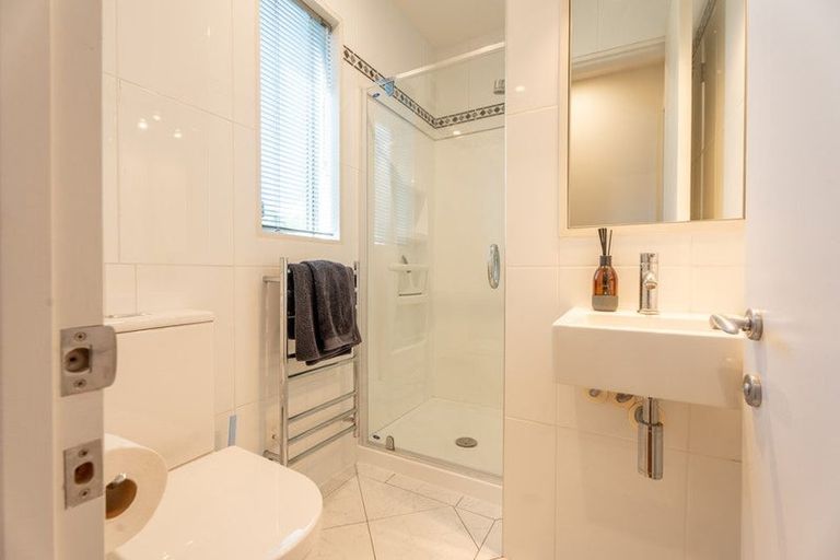 Photo of property in 2/64 Holly Road, St Albans, Christchurch, 8014