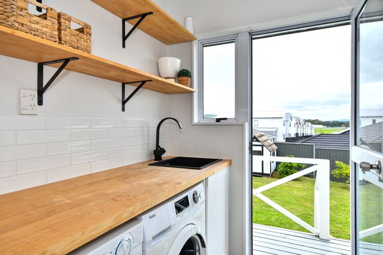 Photo of property in 6 Lorelei Place, Opaheke, Papakura, 2113