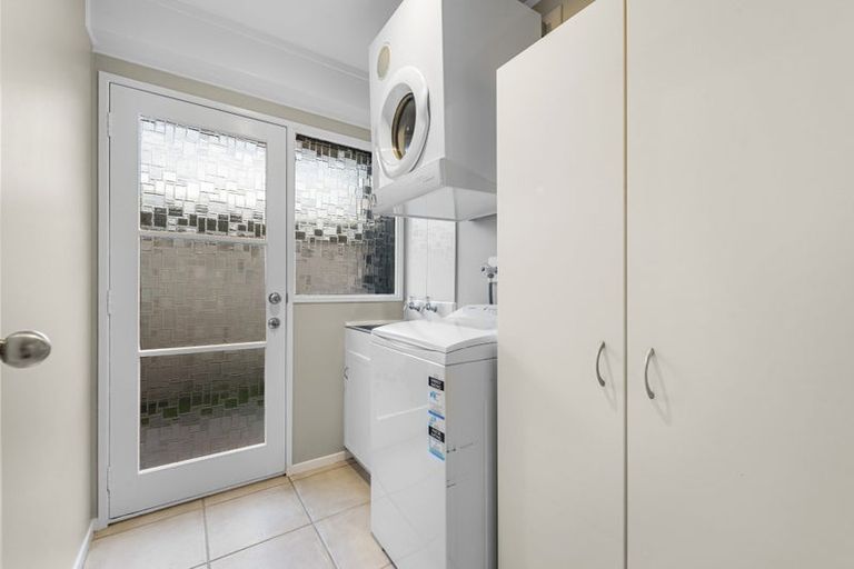 Photo of property in 13 Kurnell Drive, Botany Downs, Auckland, 2010