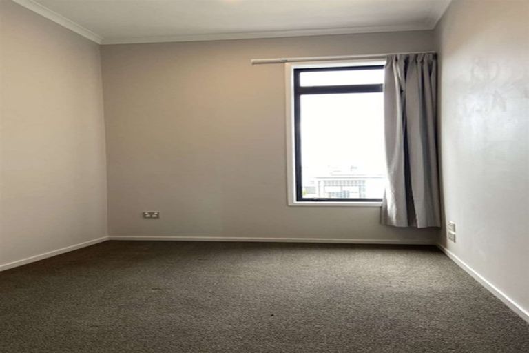 Photo of property in 83a Hobsonville Point Road, Hobsonville, Auckland, 0616