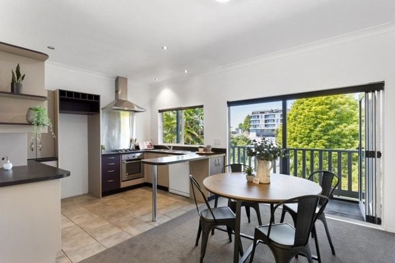 Photo of property in 82c Fourth Avenue, Tauranga, 3110