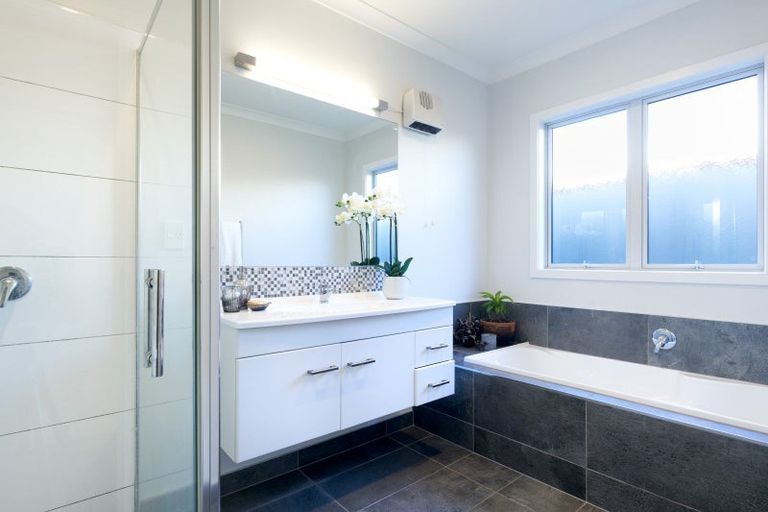 Photo of property in 12 Percy Berry Place, Havelock North, 4130